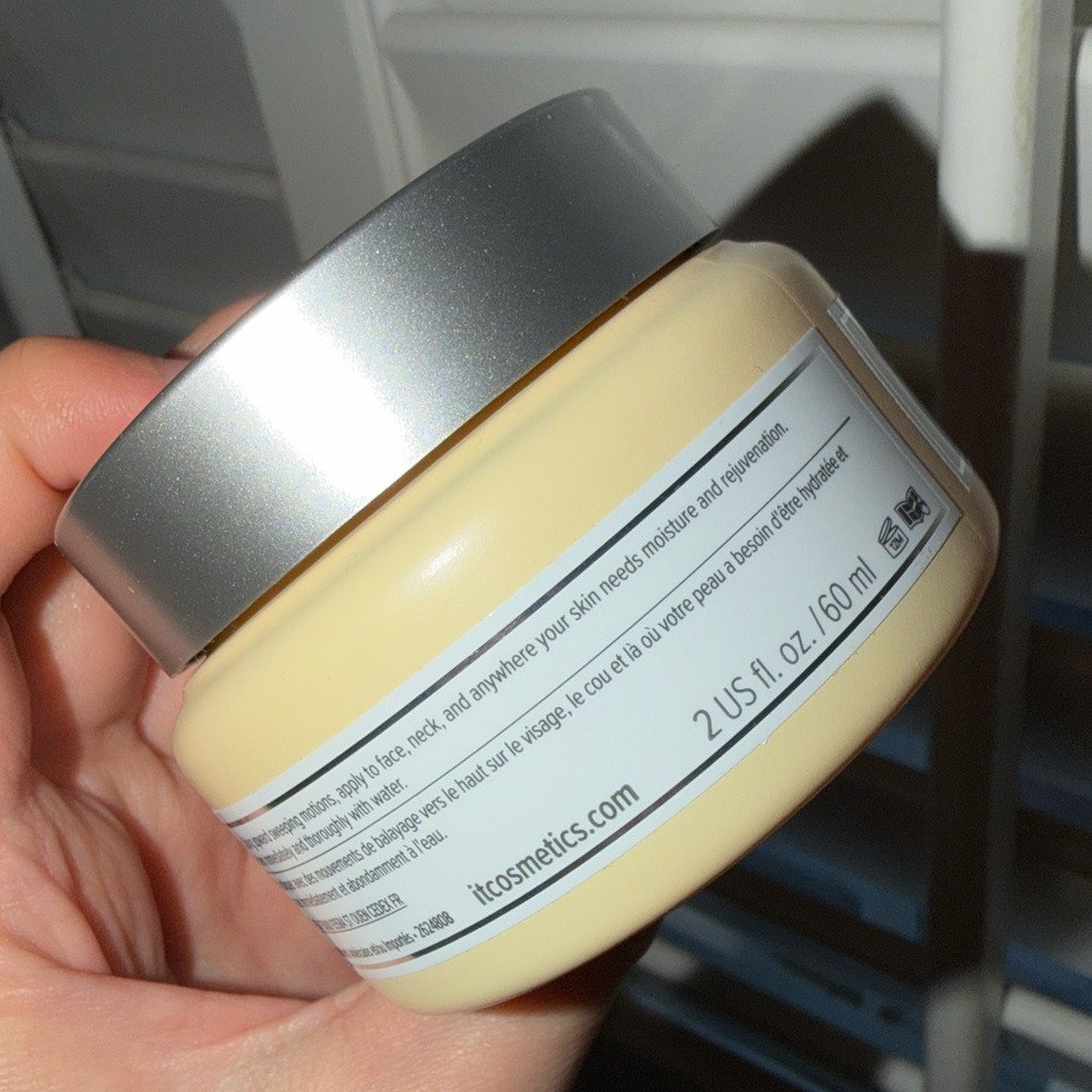 IT Cosmetics Confidence in a Cream anti aging hydrating moisturizer - Picture 12 of 14